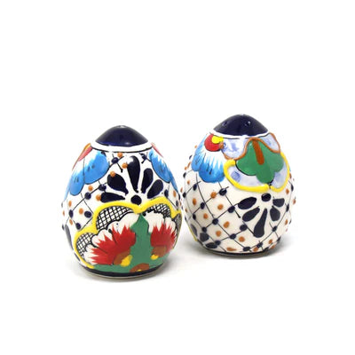 Encantada Handmade Pottery Salt & Pepper Shakers, Dots & Flowers | Salière et poivrière en poterie artisanale Encantada, points et fleurs