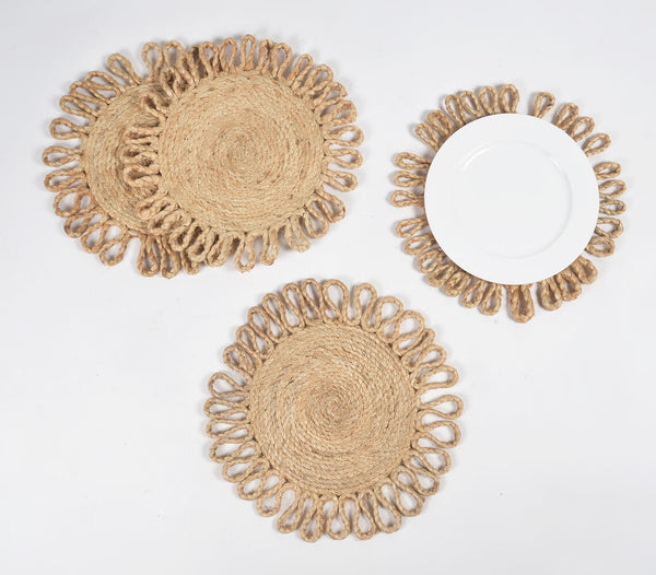 Braided jute spiral sun placemats (set of 4) | Sets de table en jute tressé en forme de spirale (lot de 4)