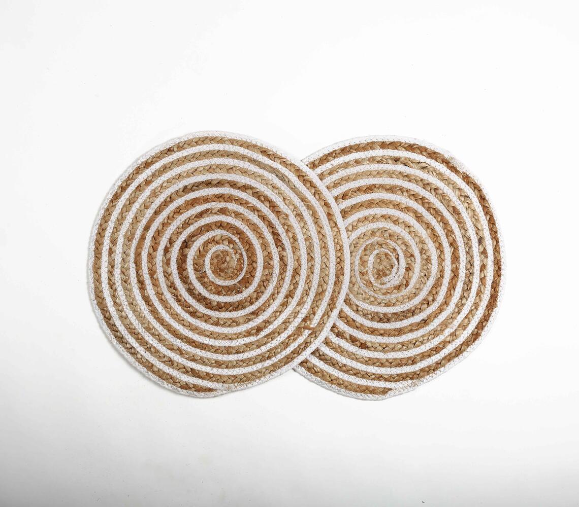Eco friendly braided jute placemats (set of 2) | Sets de table écologiques en toile de jute tressée (lot de 2)