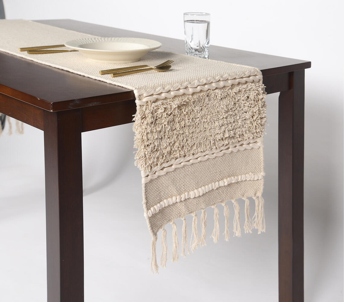 Handwoven cotton table runner | Chemin de table en coton tissé à la main