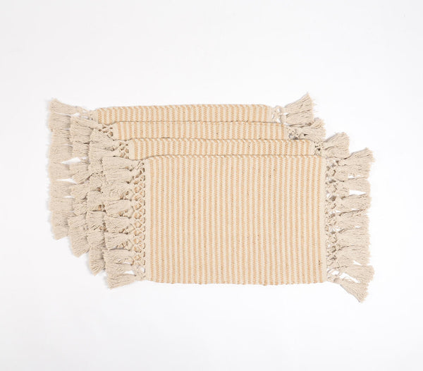 Handwoven cotton & jute tasseled placemats (set of 4) | Sets de table en coton et jute tressés à la main (lot de 4)