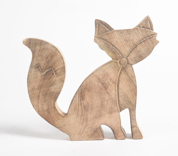 Hand carved wooden decorative foxes (set of 2) | Renards décoratifs en bois sculptés à la main (lot de 2)