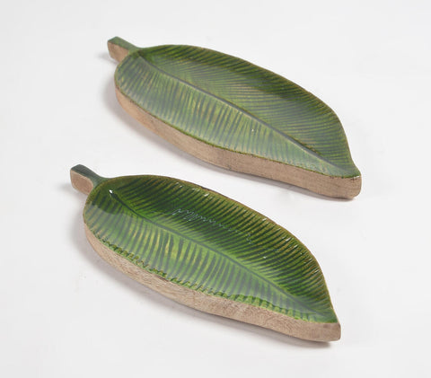 Enamelled leaves wooden trays | Plateaux en bois à feuilles émaillées