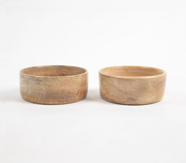 Classic natural acacia wood bowls (set of 2) | Bols classiques en bois d'acacia naturel (lot de 2)
