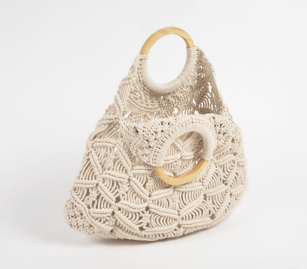 Knotted macrame handbag with cane handles | Sac à main en macramé noué avec poignées en rotin