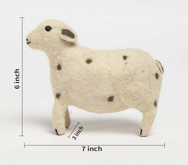 Handmade felt cotton lamb toy | Jouet en coton feutré fait à la main