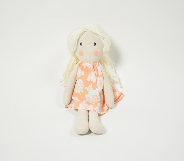 Handmade blonde-haired plush rag doll | Poupée de chiffon en peluche aux cheveux blonds, faite à la main.