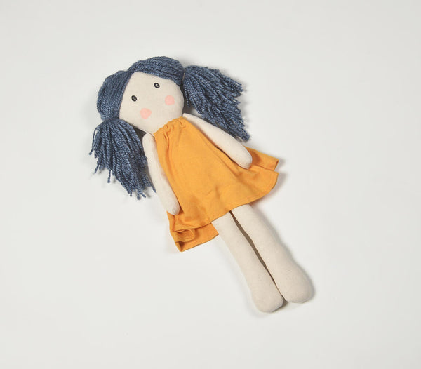 Handmade grey-haired plush rag doll | Poupée de chiffon en peluche aux cheveux gris, faite à la main