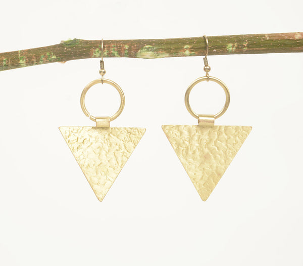 Gold-toned textured brass geometric dangle earrings | Boucles d'oreilles géométriques en laiton texturé et doré