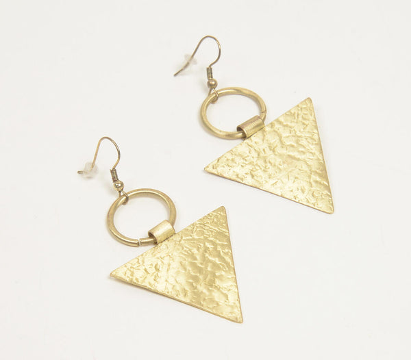 Gold-toned textured brass geometric dangle earrings | Boucles d'oreilles géométriques en laiton texturé et doré