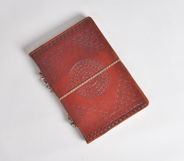 Embossed & accented leather diary | Agenda en cuir gaufré et accentué