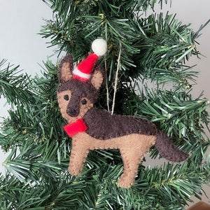 German Shepherd Santa Handmade Felt Ornament | Père Noël allemand Ornement en feutre fait à la main